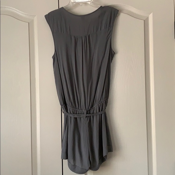 Gray romper - Picture 4 of 5